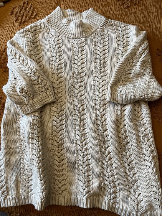 GAP Sweaters - Small women’s Gap short sleeved sweater